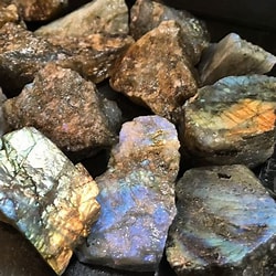 Labradorite, Raw Online now